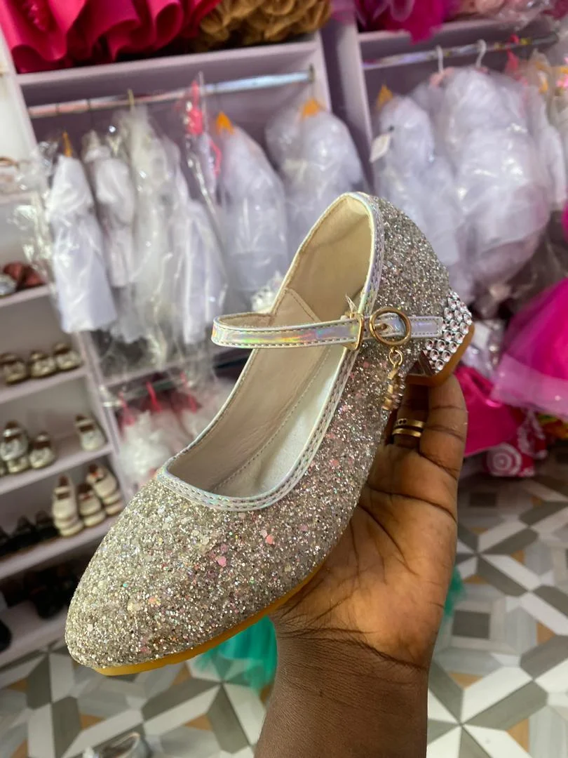 Yltong Shoe